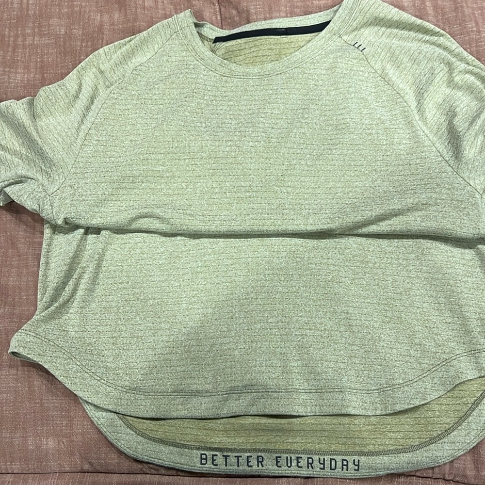 Lulu athletic shirt
